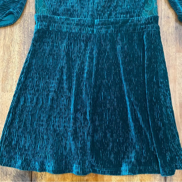 Lulus Crushing On You Emerald Green Velvet Off-the-Shoulder Mini Dress L - Picture 10 of 15